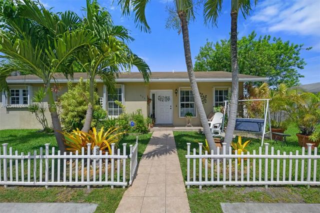 906 Sw 8th Avenue, Hallandale Beach
