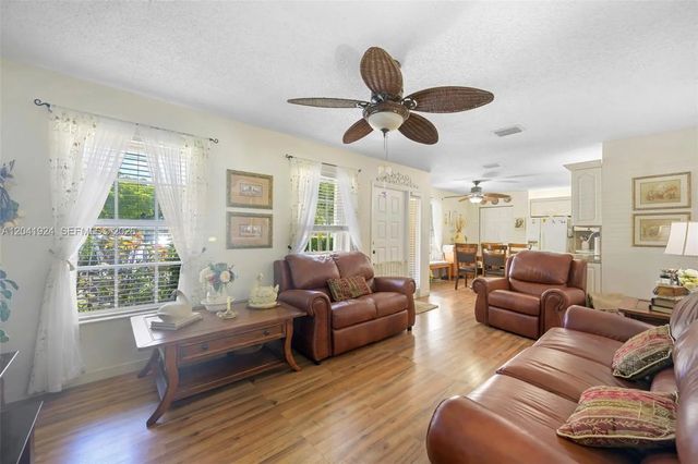 5 of 28 - 906 Sw 8th Avenue, Hallandale Beach, FL