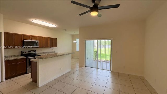 4 of 33 - 3042 Grandiflora Drive, Greenacres, FL