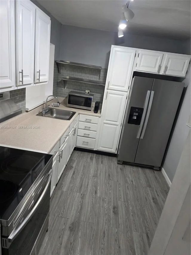 2 of 44 - 8065 Sw 107th Avenue #202, Miami, FL