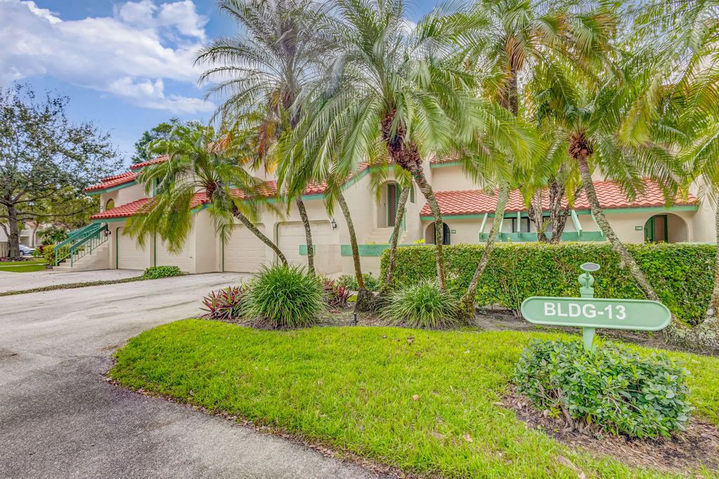 13 Lexington Lane E #f, Palm Beach Gardens