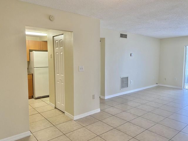 5 of 32 - 405 Executive Center Drive #208, West Palm Beach, FL