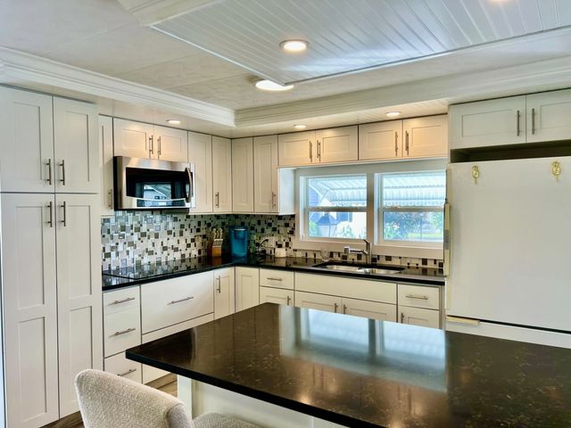 2 of 40 - 1554 S 33rd Road, Hollywood, FL