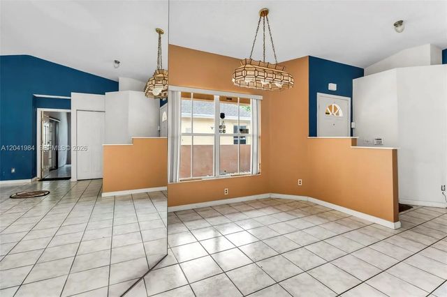 3 of 40 - 220 Nw 207th Way, Pembroke Pines, FL