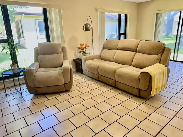 4 of 9 - 1714 Sw 20th Terrace, Deerfield Beach, FL