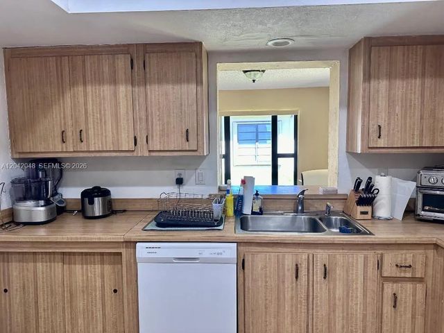 5 of 9 - 1714 Sw 20th Terrace, Deerfield Beach, FL
