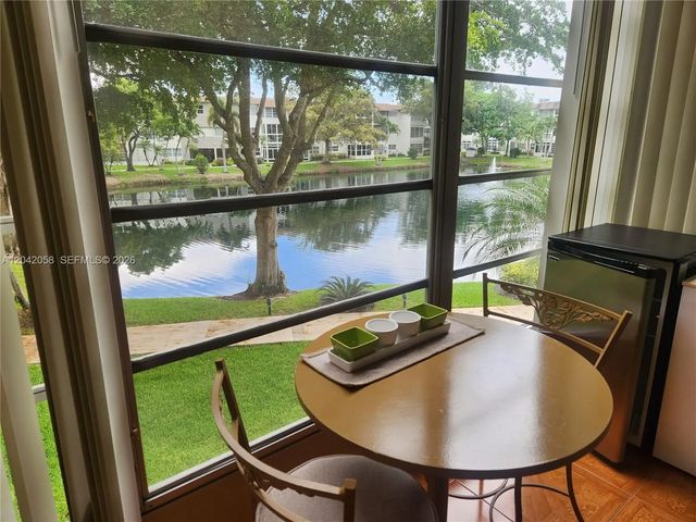 5001 Nw 34th Street #205, Lauderdale Lakes