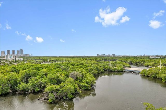 16385 Biscayne Boulevard #1020, North Miami Beach