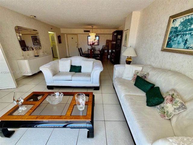 5 of 13 - 210 174th Street #405, Sunny Isles Beach, FL