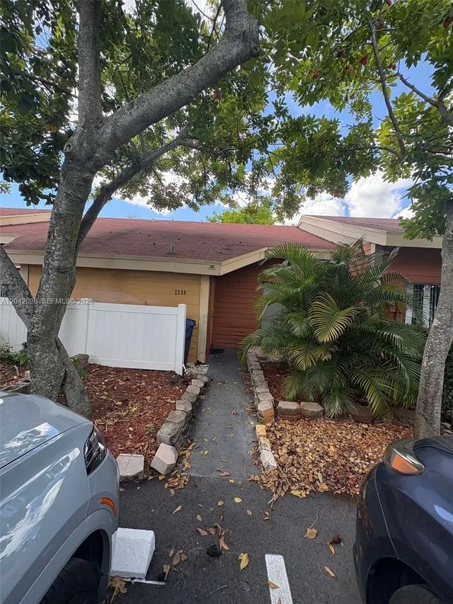 2309 Nw 55th Avenue, Lauderhill
