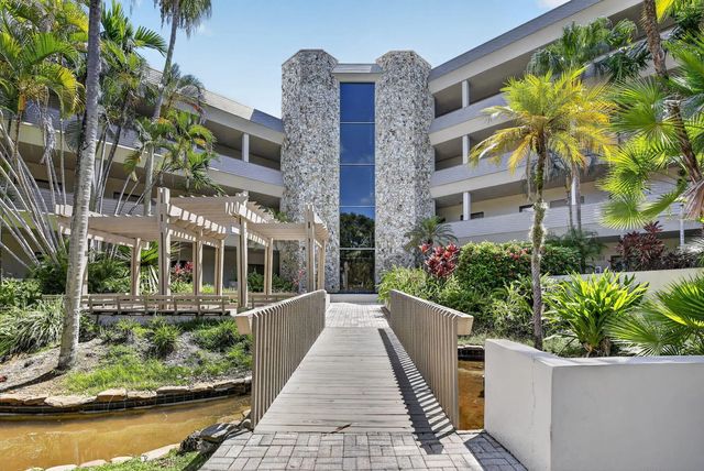 2699 Stirling Road #c202, Hollywood