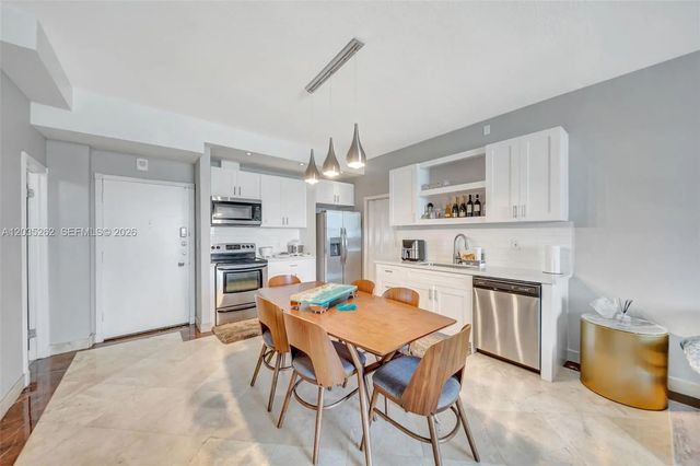 3 of 32 - 5005 Collins Avenue #ph02, Miami Beach, FL