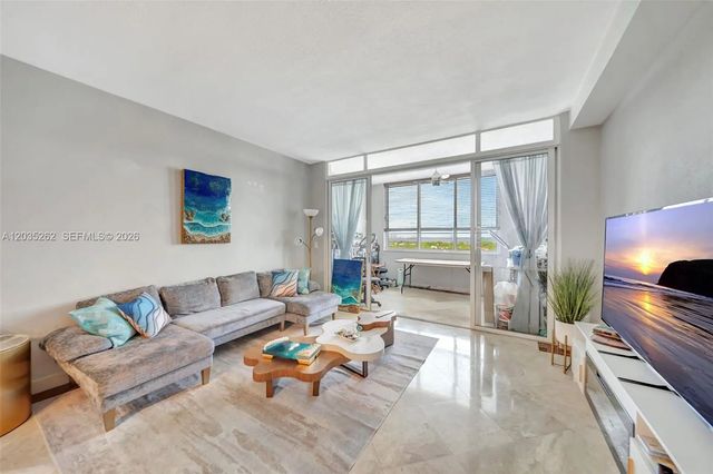 5 of 32 - 5005 Collins Avenue #ph02, Miami Beach, FL