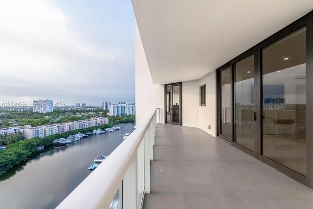 3 of 66 - 19500 Turnberry Way #16b, Aventura, FL