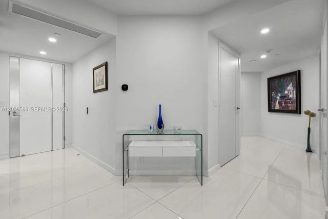 5 of 66 - 19500 Turnberry Way #16b, Aventura, FL