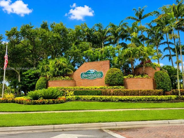2 of 71 - 13870 Magnolia Court, Davie, FL