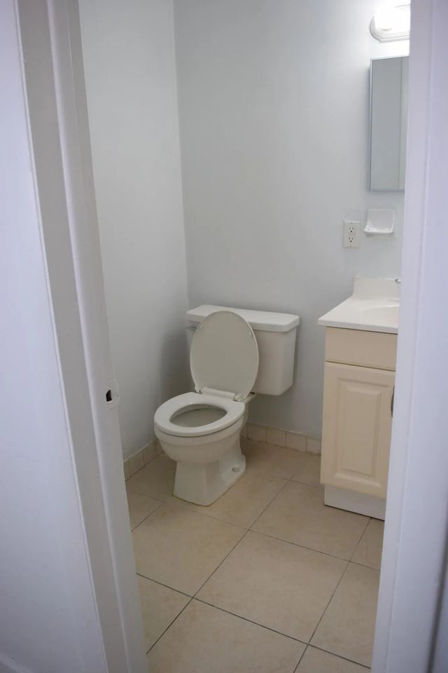 4 of 17 - 151 Se 6th Avenue #apt 14, Pompano Beach, FL