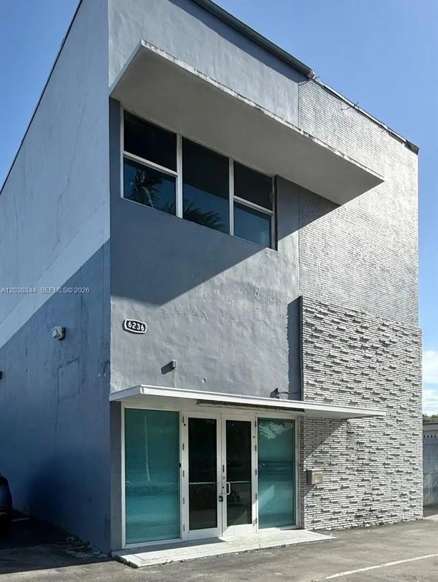 6236 Miramar Parkway, Miramar