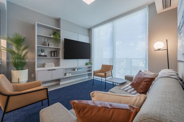 3 of 10 - 227 Ne 2nd Street #3104, Miami, FL