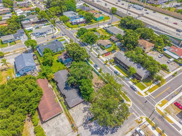 4 of 24 - 605 Nw 65th Street, Miami, FL