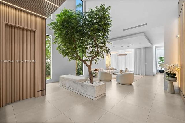 4 of 53 - 6814 Nw 104th Court, Doral, FL