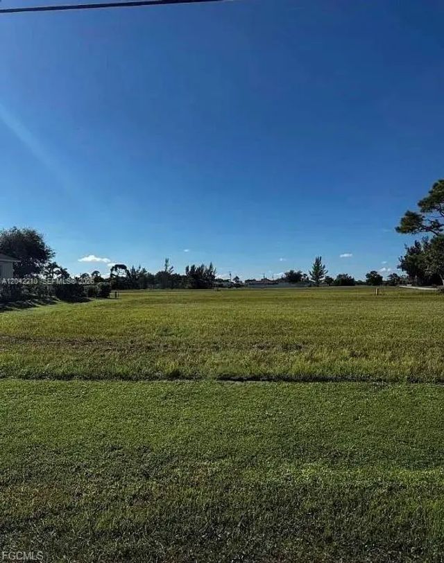 2220 Nw 14th Terrace, Cape Coral