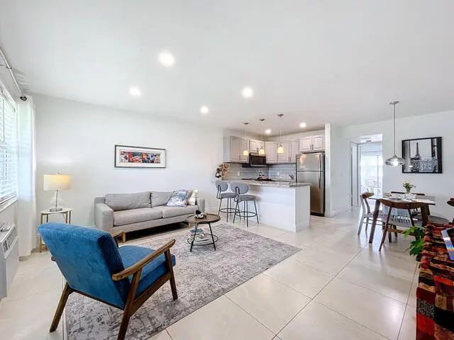 410 Chatham T, West Palm Beach