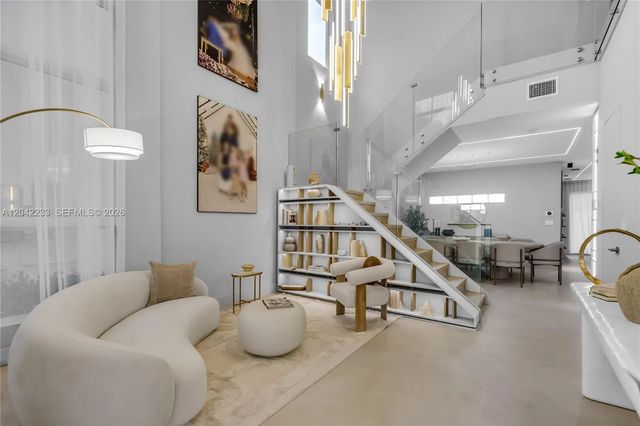 3 of 35 - 7533 Nw 98th Court, Doral, FL
