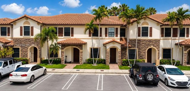 8954 W 35th Way, Hialeah