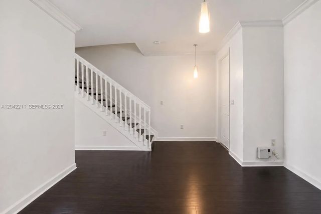 5 of 24 - 8954 W 35th Way, Hialeah, FL