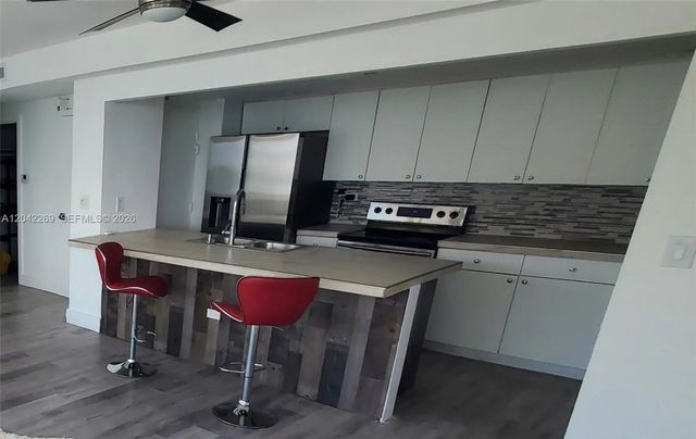 4 of 56 - 7545 E Treasure Drive #9h, North Bay Village, FL