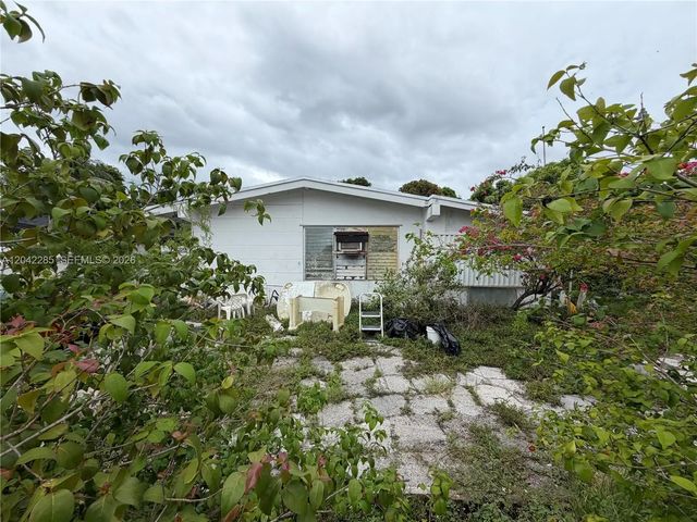 4 of 16 - 16225 Ne 2nd Avenue, Miami, FL