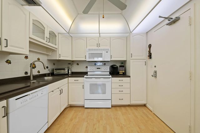 3 of 36 - 10777 W Sample #207, Coral Springs, FL