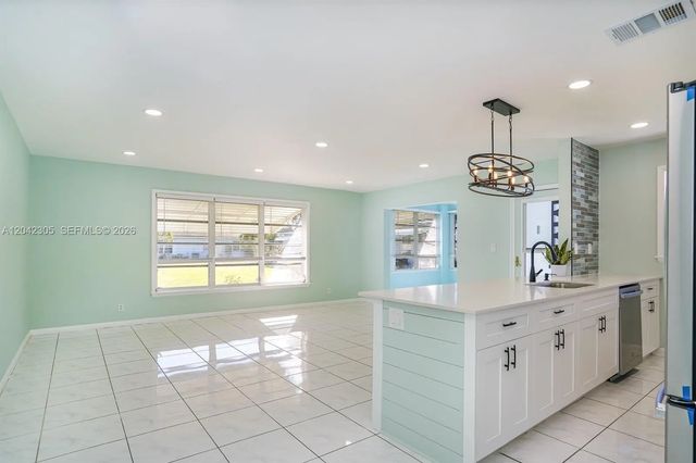 560 High Point Drive #d, Delray Beach