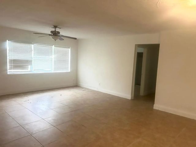 2 of 20 - 1067 Iroquois Avenue, Fort Lauderdale, FL