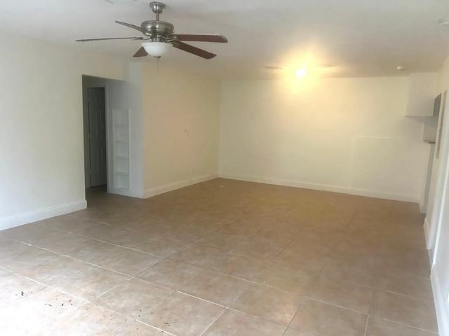 3 of 20 - 1067 Iroquois Avenue, Fort Lauderdale, FL