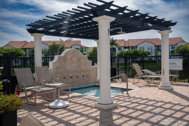 809 Villa Circle, Boynton Beach