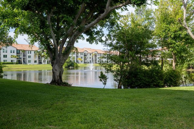 3 of 33 - 809 Villa Circle, Boynton Beach, FL