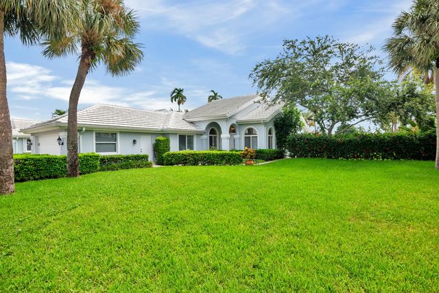 2 of 39 - 2402 Saratoga Bay Drive, West Palm Beach, FL