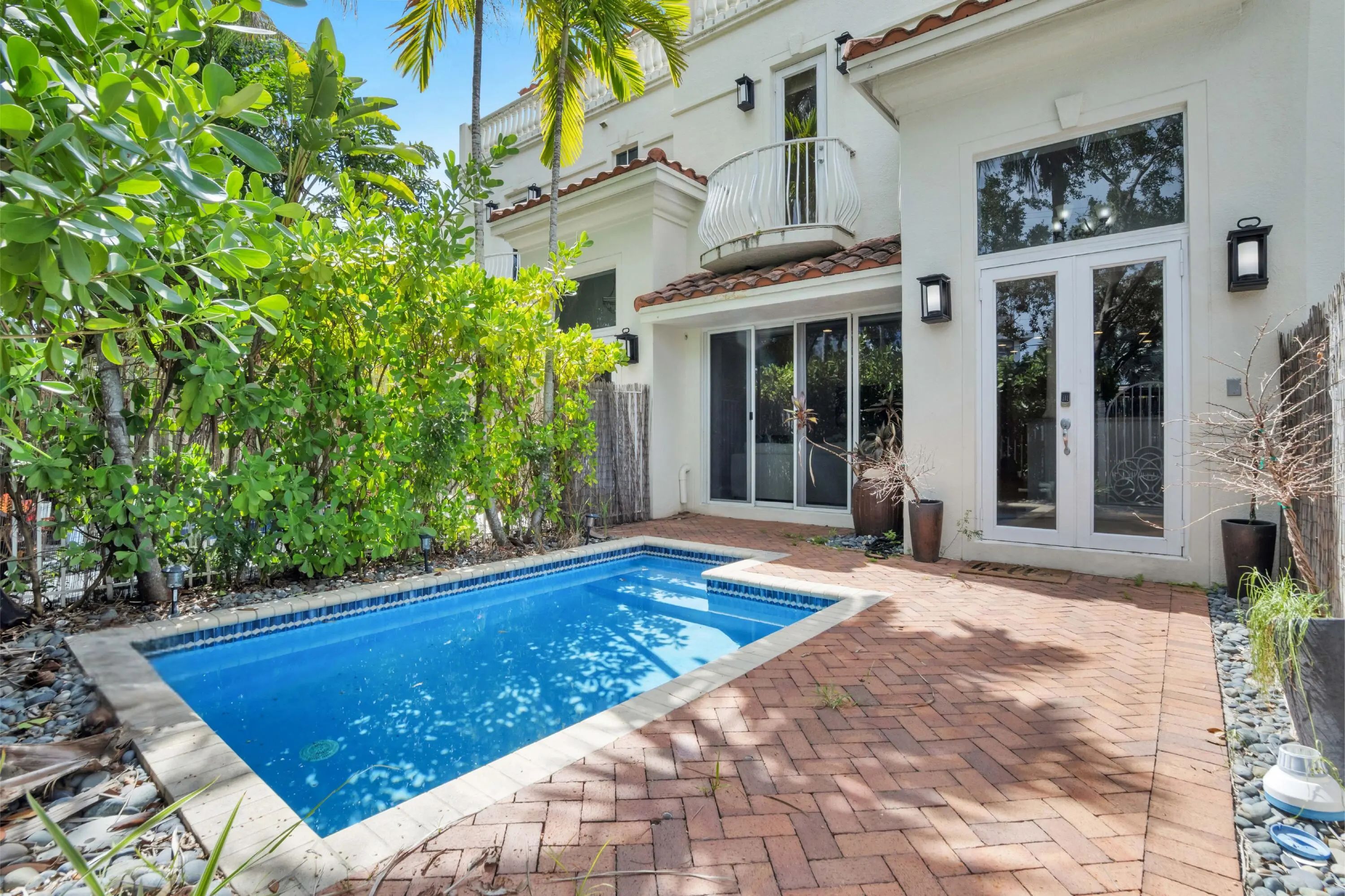 1362 Bayview Drive, Fort Lauderdale