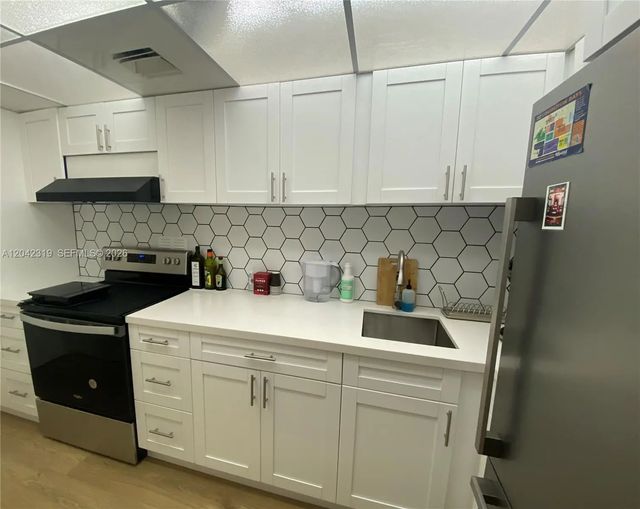 2 of 24 - 1000 West Avenue #531, Miami Beach, FL