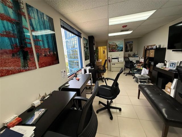 9600 Nw 25th Street #4h, Doral