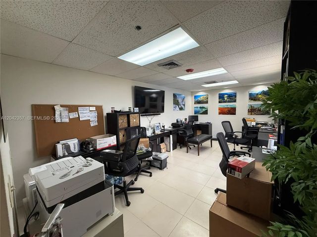 5 of 9 - 9600 Nw 25th Street #4h, Doral, FL