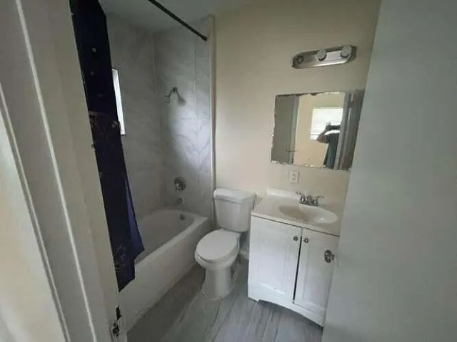 4 of 11 - 3370 Nw 8th Place, Lauderhill, FL