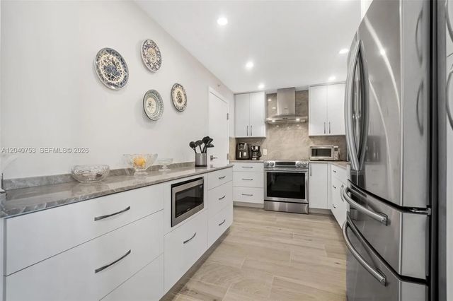 5 of 20 - 90 Edgewater Drive #ph03, Coral Gables, FL