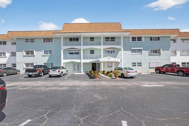 2 of 39 - 111 Shore Court #205, North Palm Beach, FL