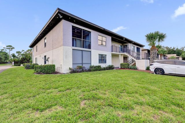 4225 S 57th Avenue #e, Greenacres