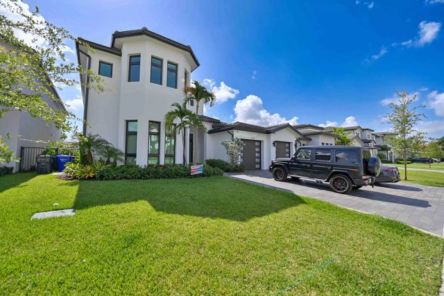 2 of 53 - 5746 Ashwood Circle W, Hollywood, FL