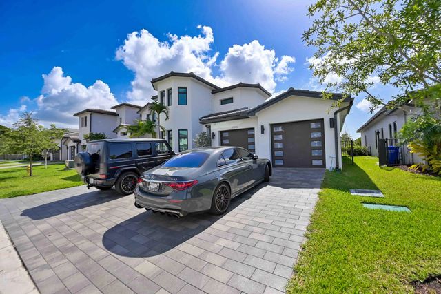 3 of 53 - 5746 Ashwood Circle W, Hollywood, FL