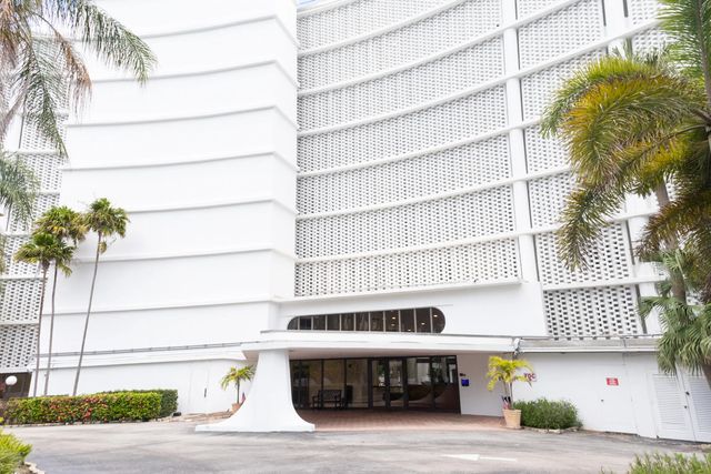 3 of 44 - 3590 S Ocean Boulevard #101, South Palm Beach, FL